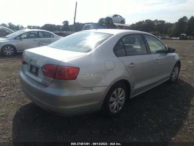 3VW2K7AJ9EM330918 Volkswagen Jetta Sedan S