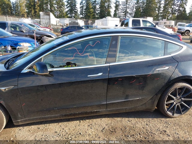 2018 Tesla 3, VIN: 5YJ3E1EA2JF037981