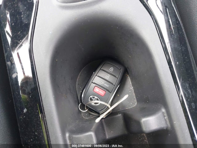 Toyota Corolla Cross Xle 2023 7MUDAAAG5PV052477 Image 11