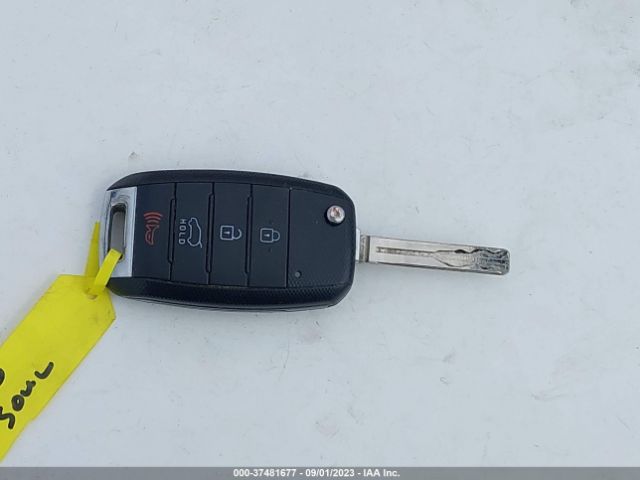 KNDJN2A22G7373804 KIA Soul Base