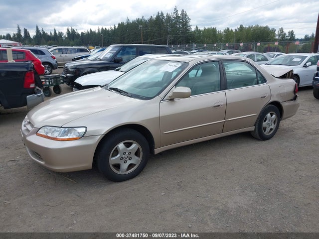 2000 HONDA ACCORD SDN EX W/LEATHER VIN: 1HGCG1652YA081754