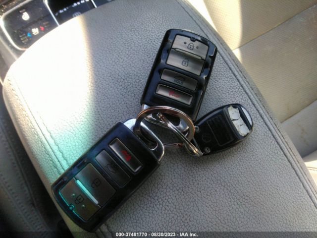 KNALN4D79E5121386 KIA Cadenza Premium