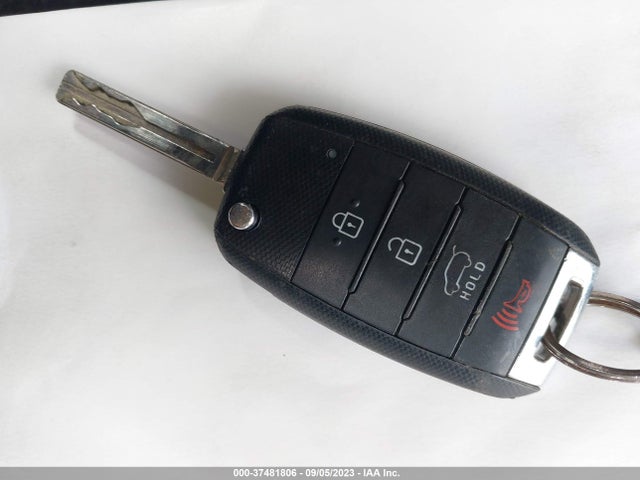 KIA SOUL + 2017 KNDJP3A5XH7432352 Image 11
