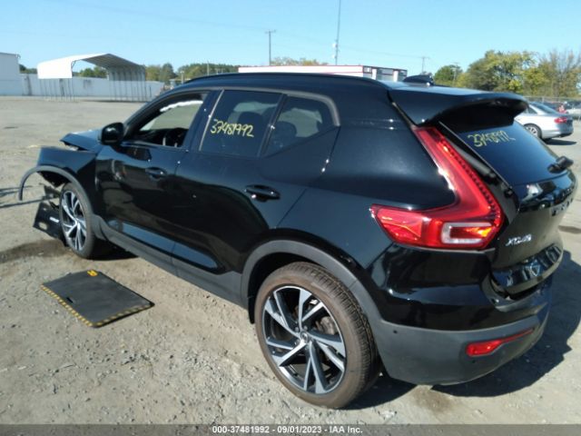 2019 VOLVO XC40 YV4162UM1K2151106 Photo 2