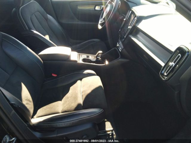 2019 VOLVO XC40 YV4162UM1K2151106 Photo 4