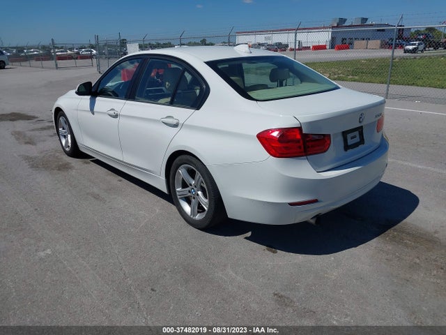 BMW 320i 2015 WBA3B1G50FNT64202 Image 3
