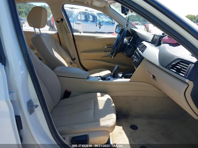 BMW 320i 2015 WBA3B1G50FNT64202 Image 5