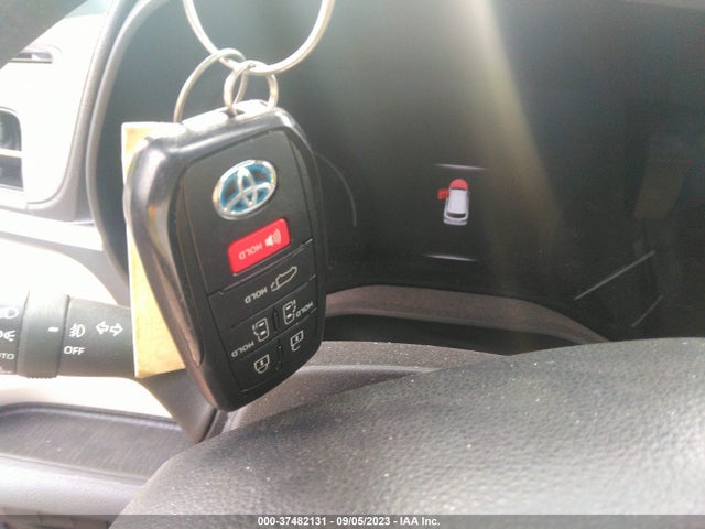 2022 TOYOTA SIENNA XLE VIN: 5TDYRKECXNS115345