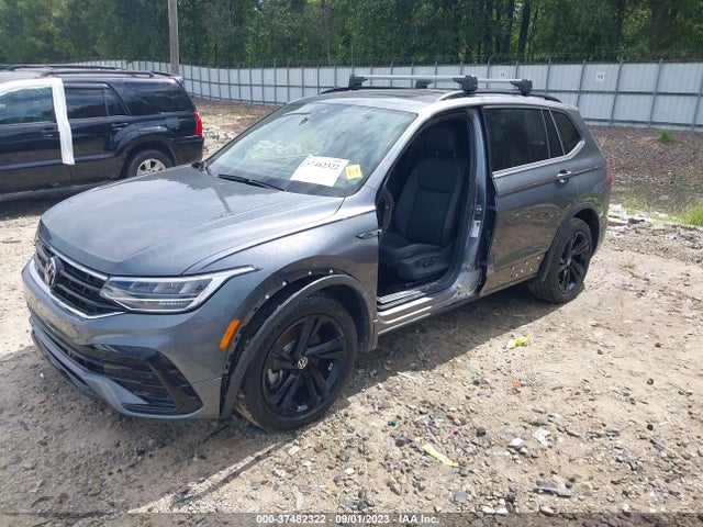 3VVCB7AX8PM068650 Volkswagen Tiguan Se R-line Black