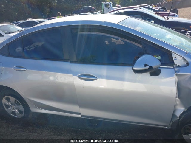 Chevrolet Cruze Ls Auto 2017 1G1BC5SM5H7132146 Image 12