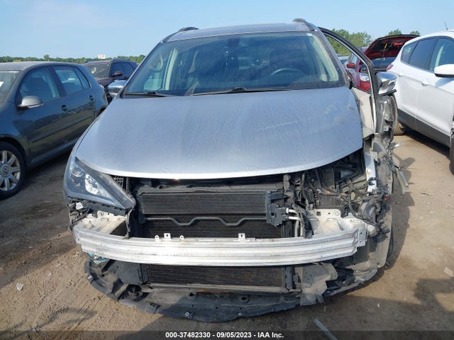 2C4RC1GG9JR233082 Chrysler Pacifica Limited
