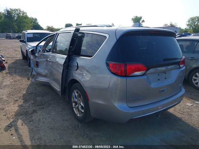 2C4RC1GG9JR233082 Chrysler Pacifica Limited