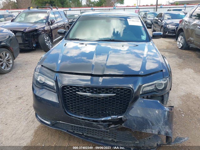 2C3CCAAG0JH301990 Chrysler 300 Touring
