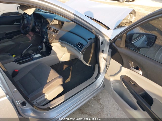 2011 HONDA ACCORD SDN LX VIN: 1HGCP2F33BA153654