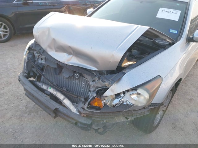 2011 HONDA ACCORD SDN LX VIN: 1HGCP2F33BA153654