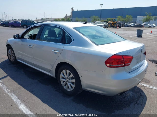 1VWAT7A37FC121349 Volkswagen Passat 1.8t Limited Edition