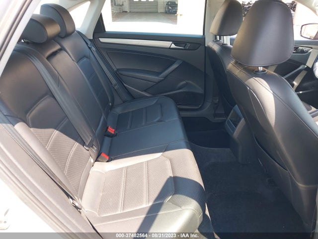 1VWAT7A37FC121349 Volkswagen Passat 1.8t Limited Edition