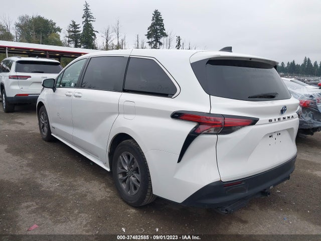 Toyota SIENNA LE 2021 5TDKRKEC6MS034959 Image 3