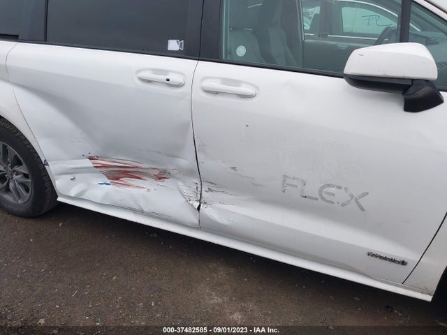 Toyota SIENNA LE 2021 5TDKRKEC6MS034959 Image 6