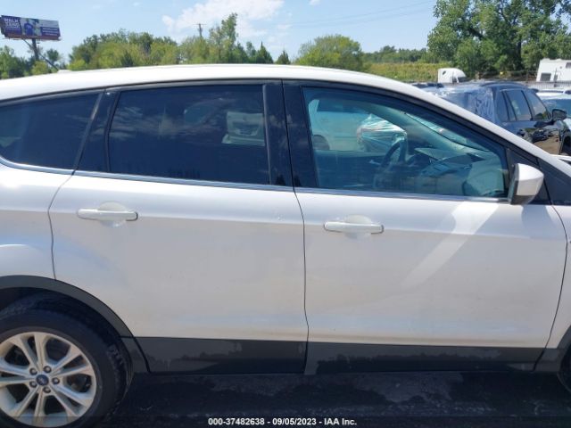 1FMCU0GDXHUE39121 Ford ESCAPE SE