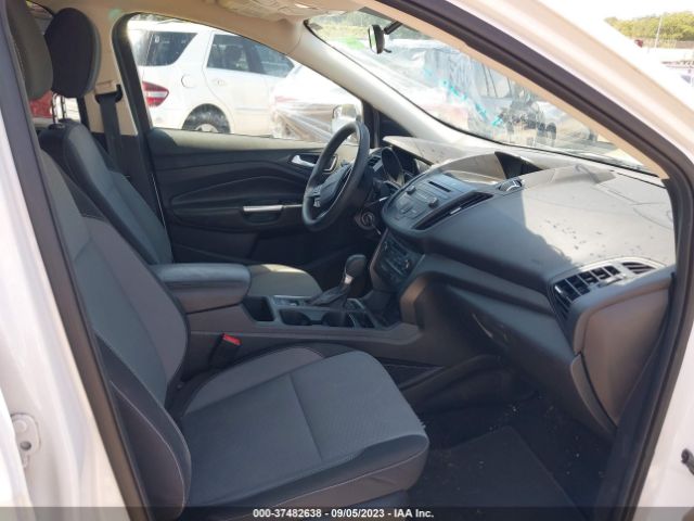 1FMCU0GDXHUE39121 Ford ESCAPE SE