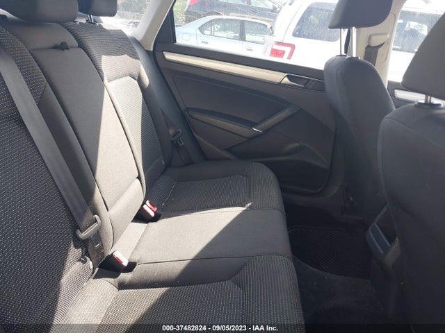 1VWAT7A39GC006804 Volkswagen Passat 1.8t S
