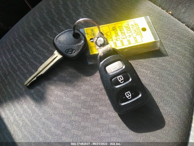 2015 HYUNDAI ELANTRA SE VIN: 5NPDH4AE3FH639304