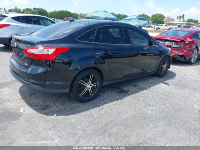 1FADP3F28EL316121 Ford FOCUS SE