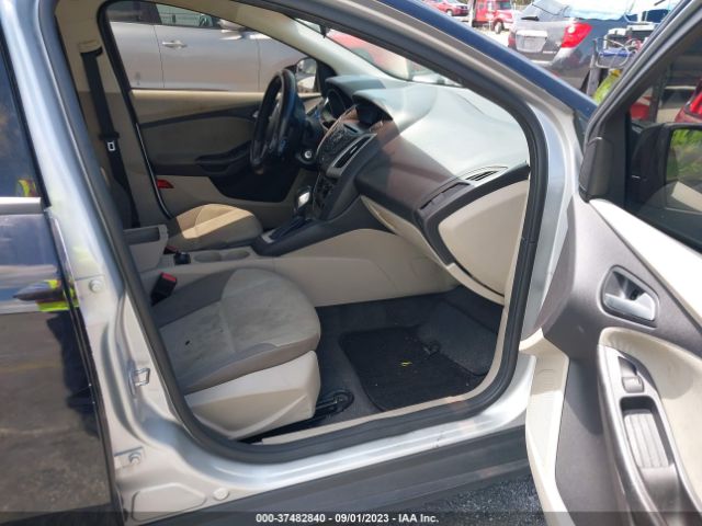 1FADP3F28EL316121 Ford FOCUS SE