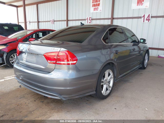 1VWBS7A34EC050021 Volkswagen Passat Se W/sunroof