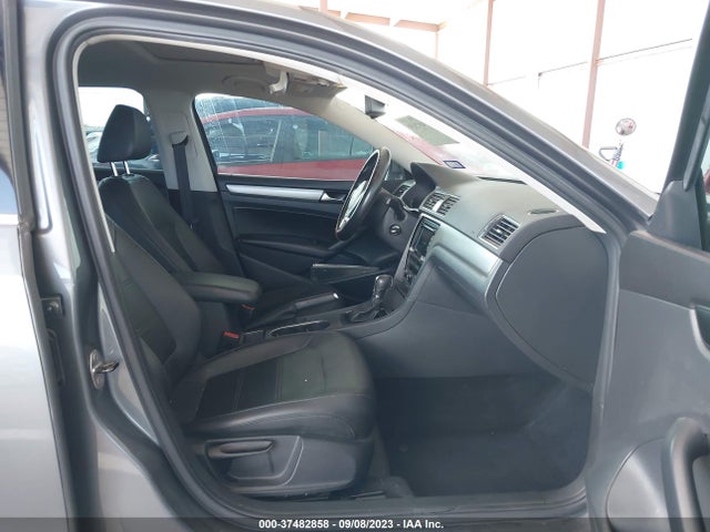 1VWBS7A34EC050021 Volkswagen Passat Se W/sunroof