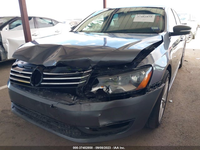 1VWBS7A34EC050021 Volkswagen Passat Se W/sunroof