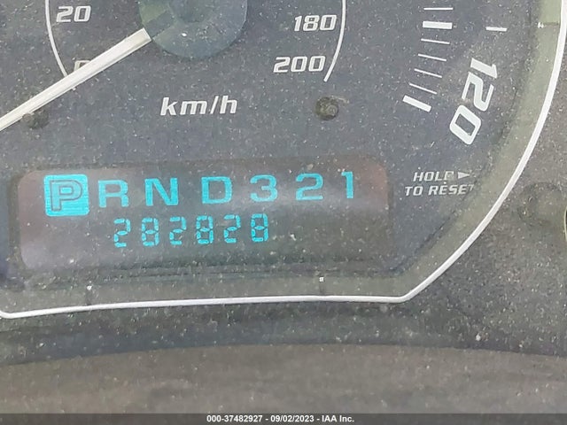 2002 CADILLAC ESCALADE VIN: 1GYEC63T02R219488