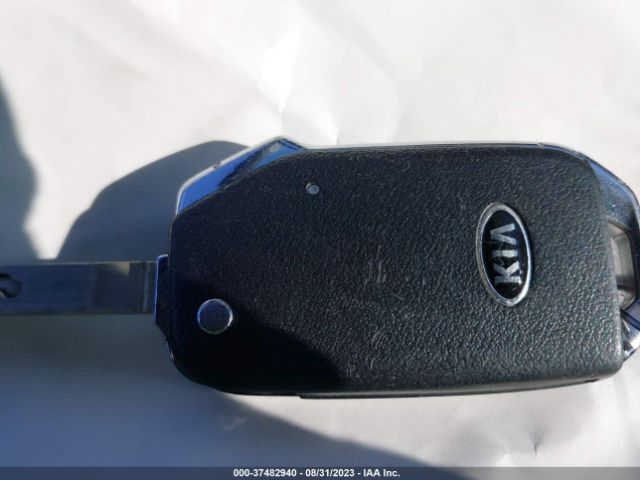 KNDEU2AA3M7114696 KIA SELTOS S