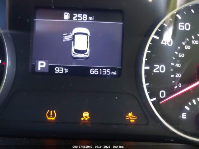 KNDEU2AA3M7114696 KIA SELTOS S