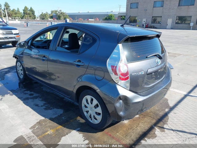 Toyota Prius C One/three/two/four 2014 JTDKDTB37E1070652 Image 3
