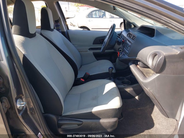 Toyota Prius C One/three/two/four 2014 JTDKDTB37E1070652 Image 5
