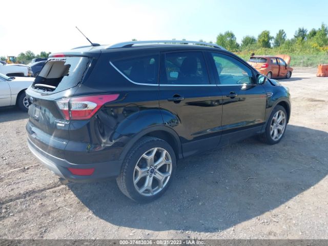 1FMCU9JD2HUC57877 Ford Escape Titanium