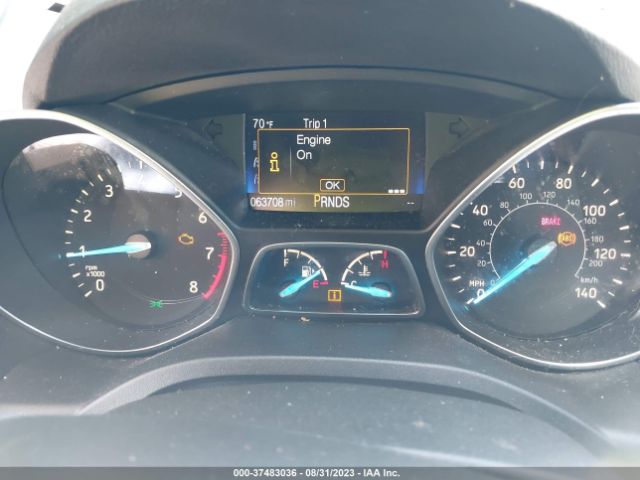 1FMCU9JD2HUC57877 Ford Escape Titanium