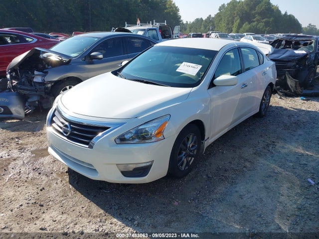 Nissan Altima 2.5 S 2015 1N4AL3AP6FC462245 Image 2