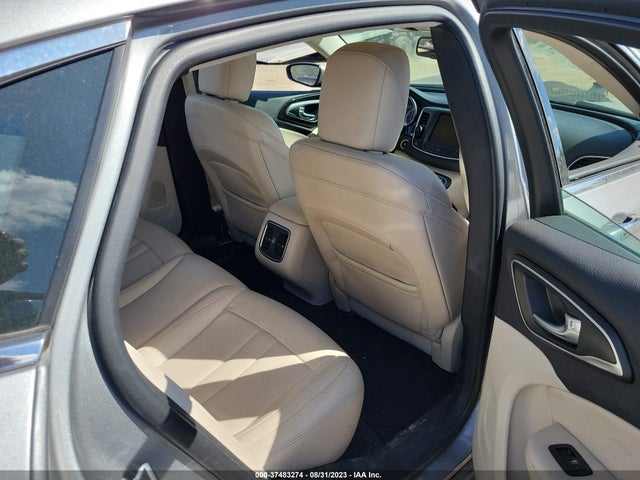 Chrysler 200 C 2015 1C3CCCCB1FN620570 Image 8