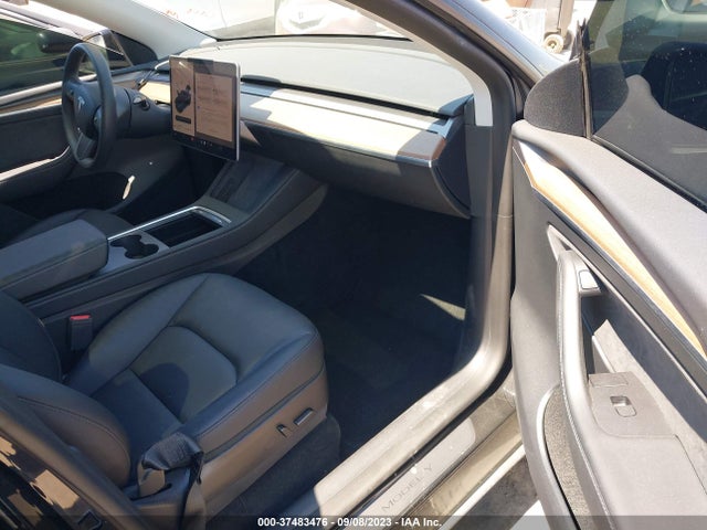 Tesla Model Y Long Range 2023 7SAYGAEE5PF606028 Image 5