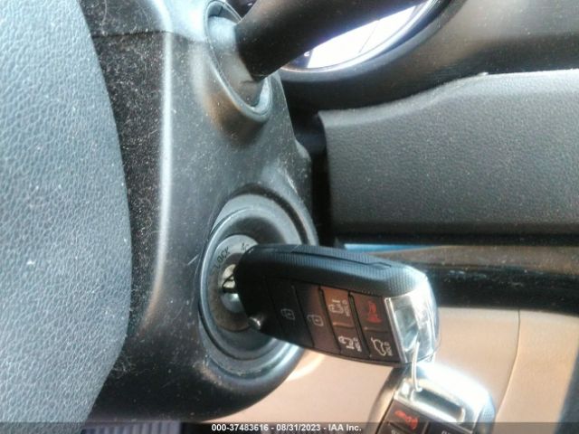 KNDMB5C16G6172215 KIA SEDONA LX
