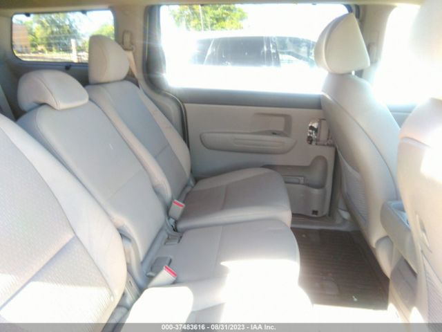KNDMB5C16G6172215 KIA SEDONA LX