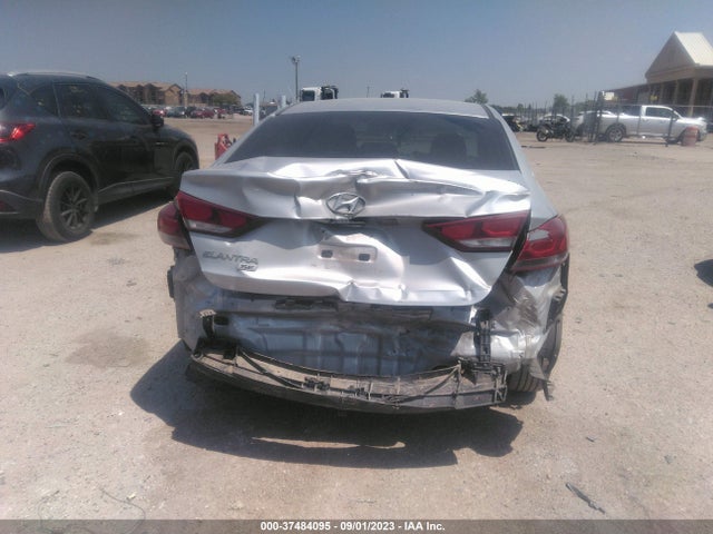 2018 HYUNDAI ELANTRA SE VIN: 5NPD74LF1JH310523