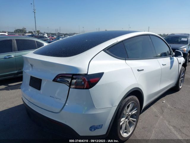 7SAYGDEE1NF428245 Tesla Model Y Long Range