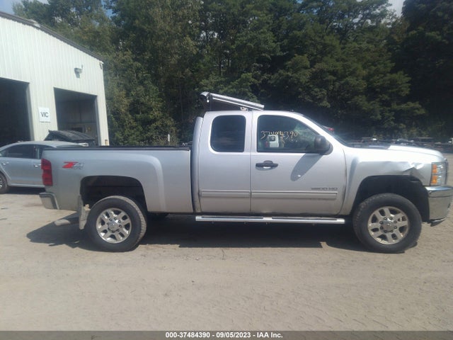 2013 CHEVROLET SILVERADO 2500HD LT VIN: 1GC2KXCG1DZ402292