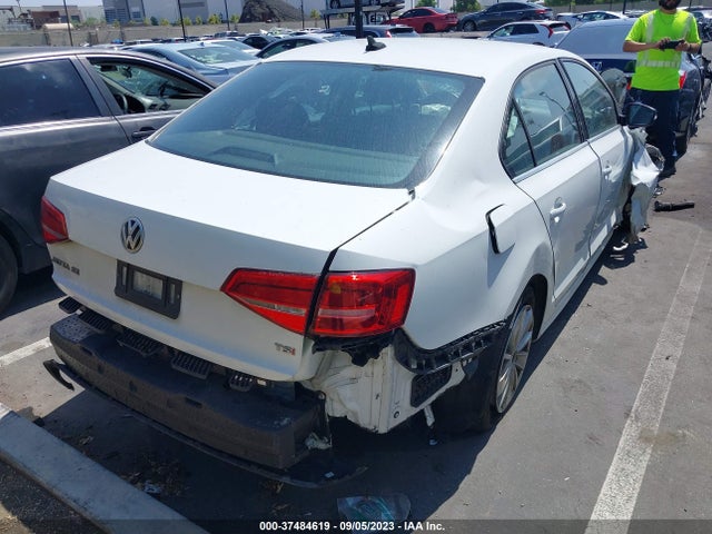 3VWD17AJ9FM304493 Volkswagen Jetta Sedan 1.8t Se W/connectivity