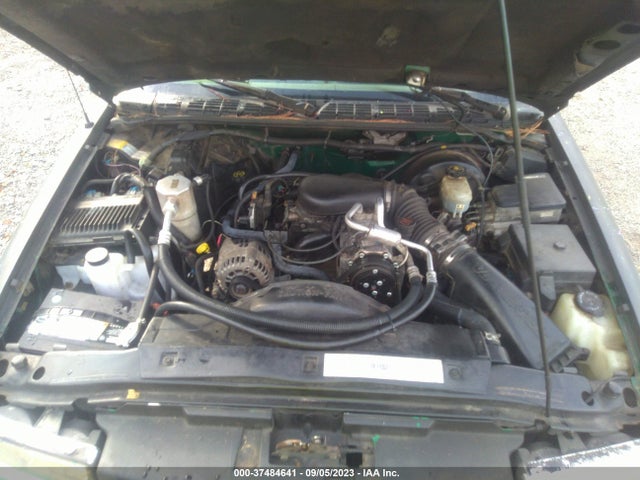 2000 CHEVROLET BLAZER LT VIN: 1GNCS13W1Y2179895