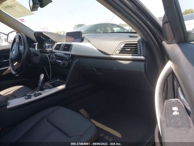 WBA8E1G54HNU13112 BMW 3 Series 320i